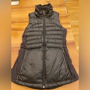 Lululemon Down Vest in Black, Size 4
